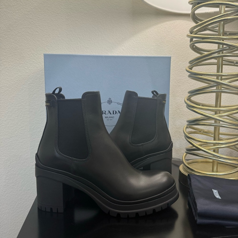 Prada Chelsea Lug Boots Leather Black 40 - Picture 3 of 7